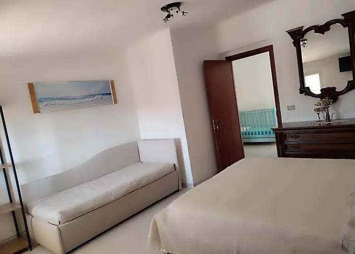 Family & Friends - 1 - Second Floor - Shared Bathroom Galtellì