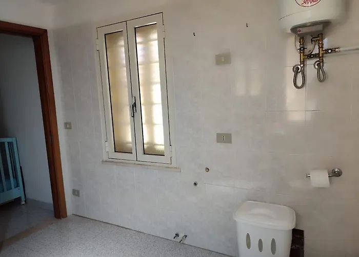 Family & Friends - 1 - Second Floor - Shared Bathroom Galtellì